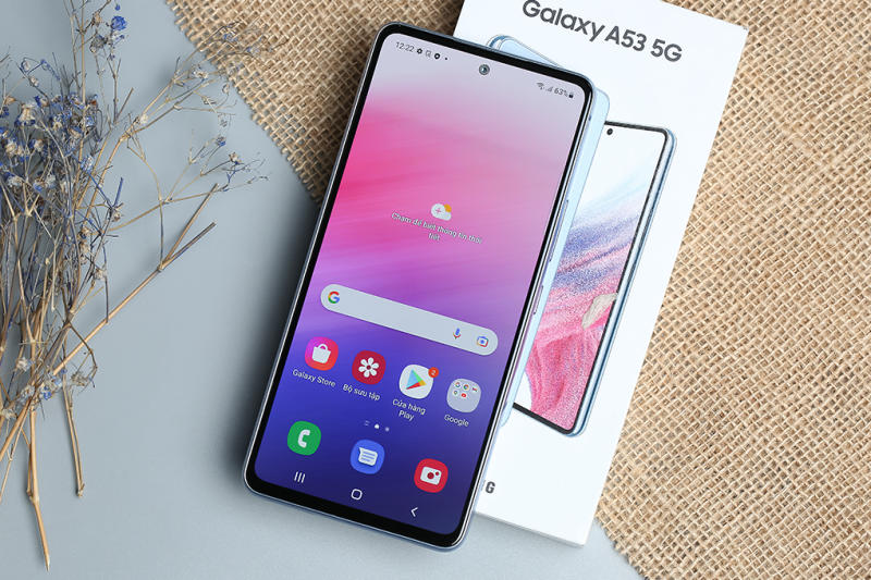 Màn hình hiển thị sắc nét không thua kém gì so với flagship